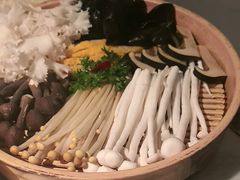 -尚尚仙·酸汤猪手·猪肚鸡火锅(华联万柳购物中心店)