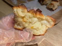 -天井·丑面包搭咖啡