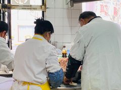 -黄阿姨锅贴大王(万航渡路店)