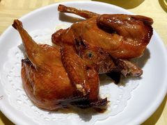 招牌烤乳鸽-石岐佬中山菜馆(张溪店)