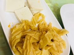 -荣吉招牌自助骨头锅(顾乡店)