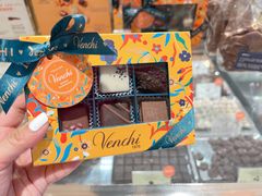 -VENCHI 闻绮(上海佛罗伦萨小镇店)