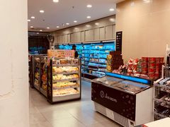 -全家便利店(上海南站站店)