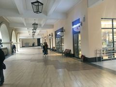 -王府井奥莱临潼小镇(临潼店)