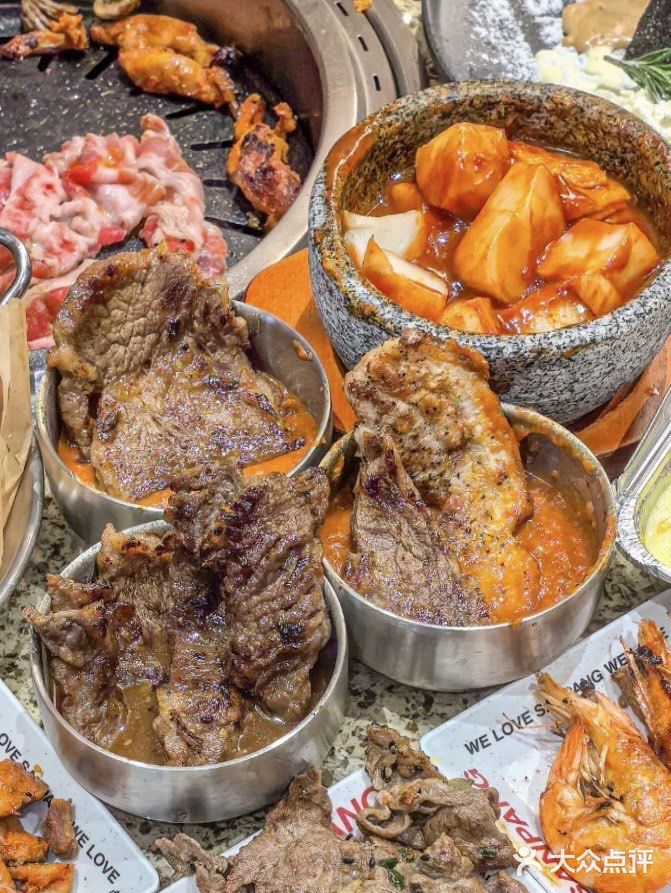 这家烤肉店我从进门到结账嘴就没停过。。。