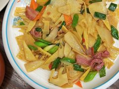 春竹笋炒腊味-民间瓦缸煨汤館(嵩山路店)