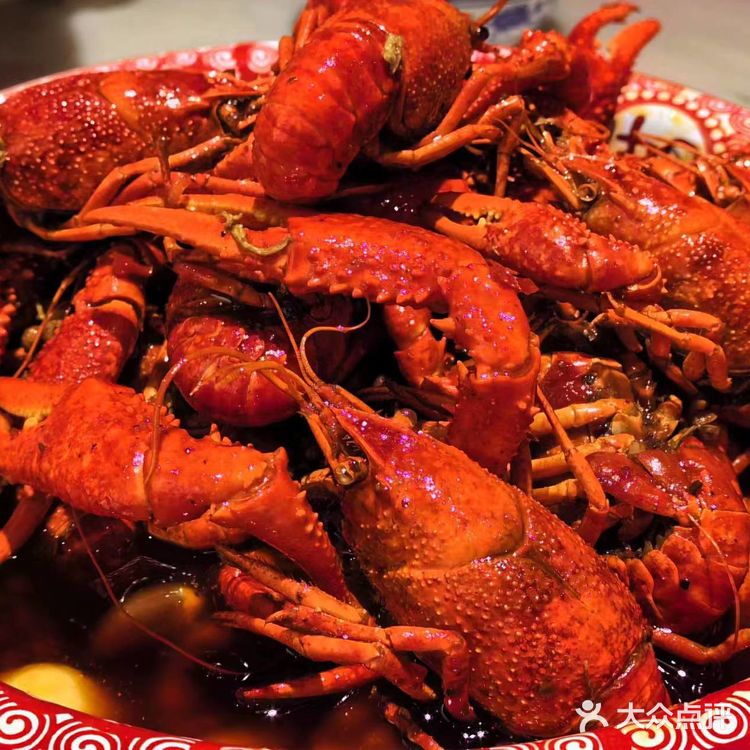 这家的小龙虾，简直惊艳!小龙虾个大饱满，虾肉 Q弹鲜嫩