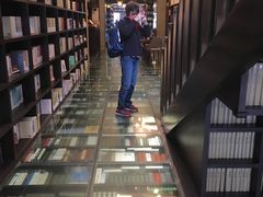 -钟书阁(松江泰晤士小镇店)