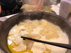 -鲜入围煮花胶鸡海鲜火锅