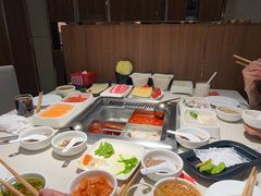 -海底捞火锅鲜切牛肉主题店(长寿路店)