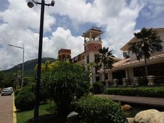 -亚龙湾亚泰商业街