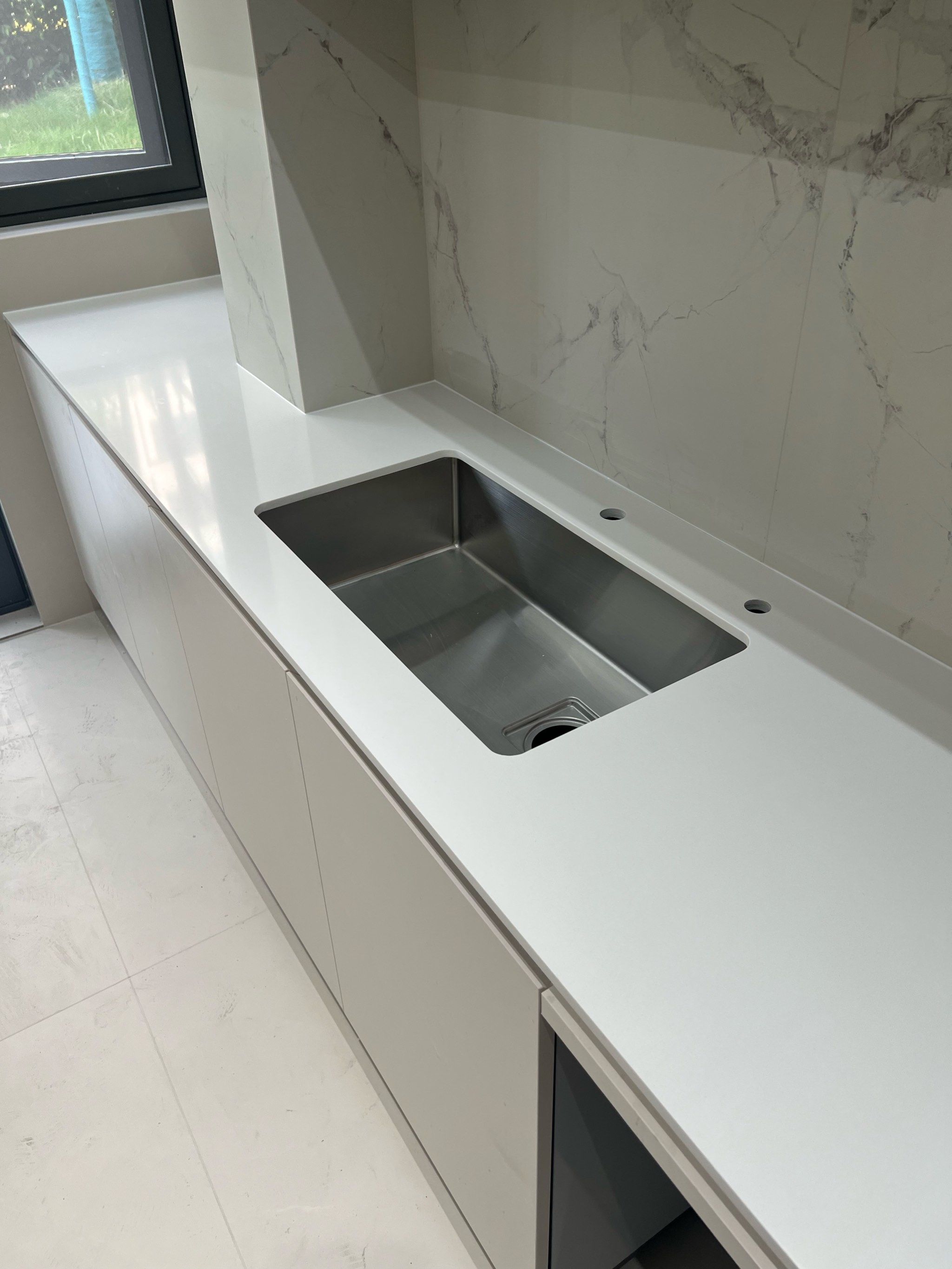 纯白石英石台面已经安全下车
分享一些避坑经验给大家
1