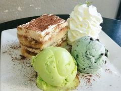 -莓园冰淇淋店