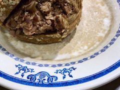 烧饼夹烧牛羊肉-老爆肚满五香烧牛羊肉