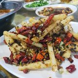 菜量很足，都是挺大一份的，点了一份酸菜鱼