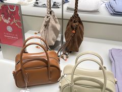 -URBAN REVIVO(欢乐海岸购物中心店)