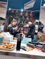 -PE SALON