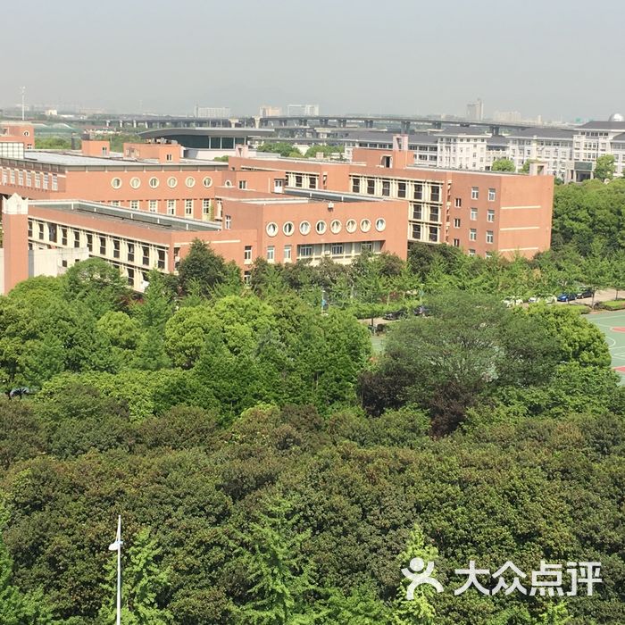 龙赛中学