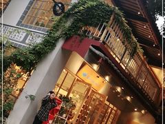 -猫的天空之城概念书店(束河店)