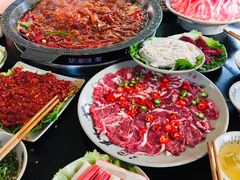 -茅草房·河畔园林火锅