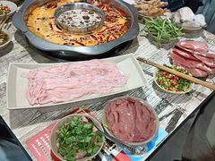 -渝嘴小老弟老火锅(华新村店)
