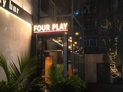 -FOUR PLAY BAR