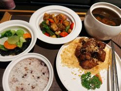 -臻康乃馨月子中心(集美店)