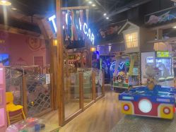 -卡通尼乐园(新达汇三林店)