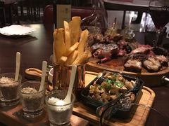 -恰餐厅及酒吧 CHAR Bar & Grill (北京丽都皇冠假日店)