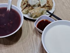 -三好食堂(煎饺·馄饨·肉饼米线·盛世广场店)