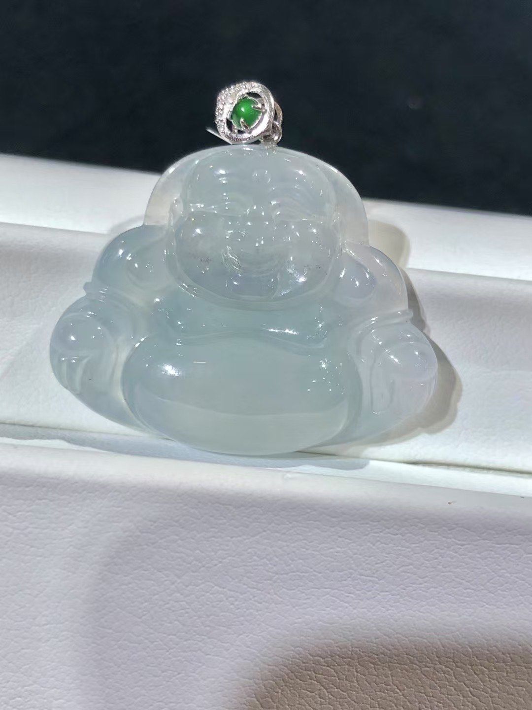 天然翡翠冰种佛公吊坠