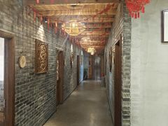 -头上红煨盐鸡·非遗院子餐厅