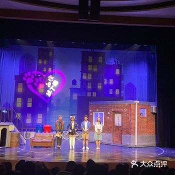 情侣间的小细节很有代入感，演员表现的也很好