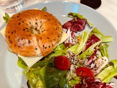 煎牛排芝麻菜贝果-Cafe Mersey默西咖啡(平江店)