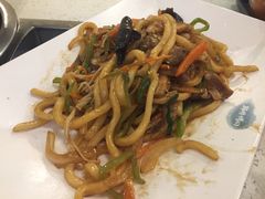 鲜五花肉炒乌龙面-韩时烤肉(枫蓝店)