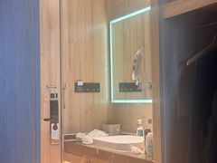 -杭州西湖湖滨银泰亚朵酒店