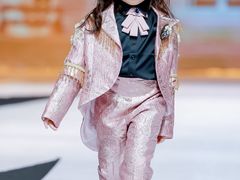 -翎秀服装模特
