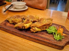 黄金脆皮猪手-莲餐厅·湖北菜·潜江小龙虾店(愚园路店)