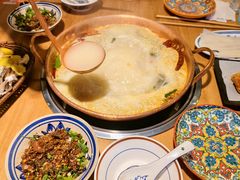 -洱火云南酸菜牛肉火锅(石景山当代商城店)