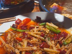 -大众跷脚牛肉馆·非遗传承单位(峨眉山店)