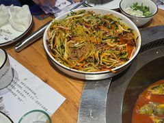 -山河屯铁锅炖·非遗东北菜(南山店)