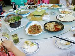 -三江源美食城