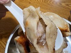 -黄阿姨锅贴大王(万航渡路店)