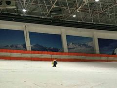 -乔波室内滑雪场