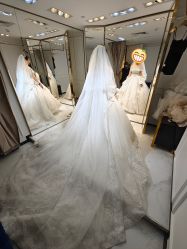点击看大图 -GRACE KELLY婚纱与礼服(北京店)