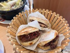 -闫家驴肉老店(华电一校店)