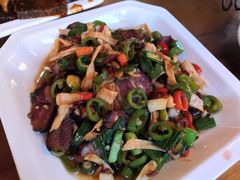 -临江餐馆二楼美食部落