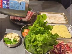 -围炉肉舍•炭烤活鳗•丹东海鲜烤肉(步行街店)