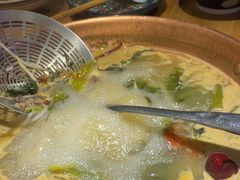 -洱火云南酸菜牛肉火锅(石景山当代商城店)