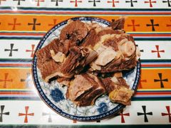 手抓肉-阿拉呛舍藏餐